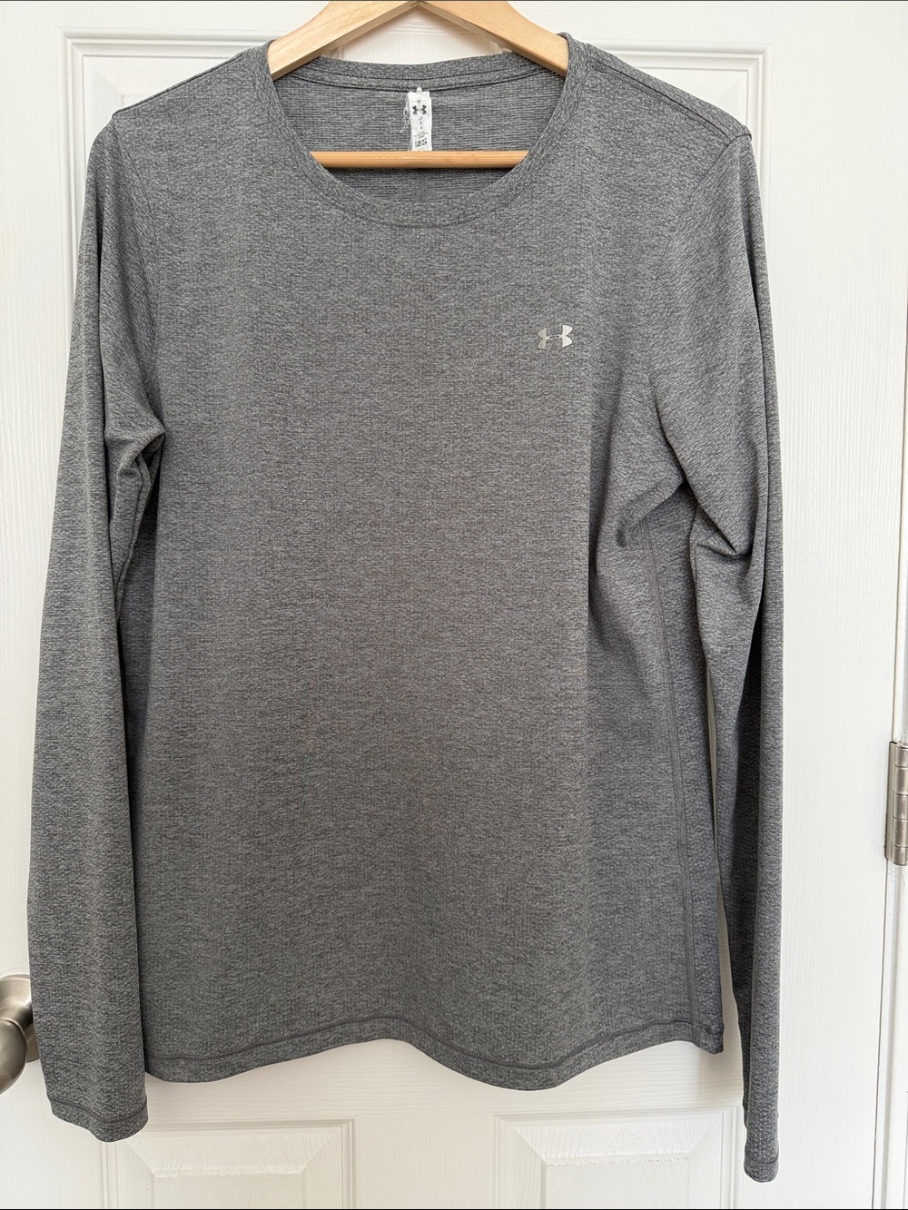 Under Armour Women's Gray Fitted Long-Sleeve Performance Top | Size L